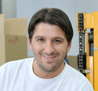 Gordan Hrboka ist Lagerleiter.