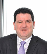 Stephen Price ist Gebietsverkaufsleiter für aktive Bauteile in UK und Irland.