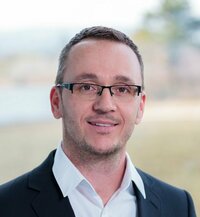 Michael Mayer ist Gebietsverkaufsleiter für aktive Bauteile in D/A/CH.